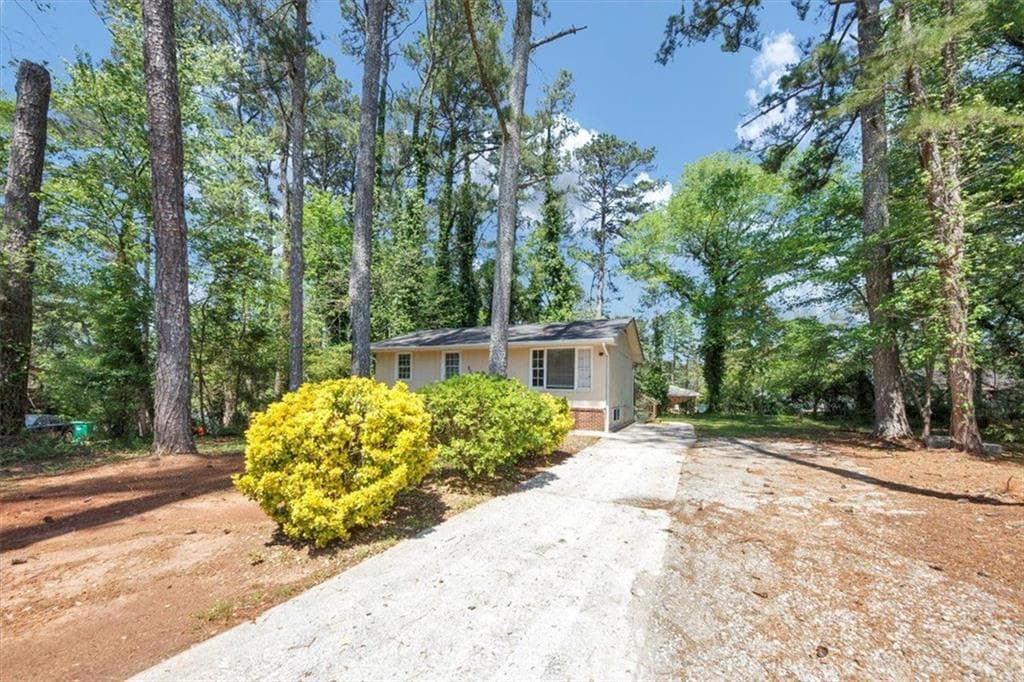 5 bedroom, 3 bathroom single family residence sold at 2650 GWENDON Court, Decatur, GA 30034