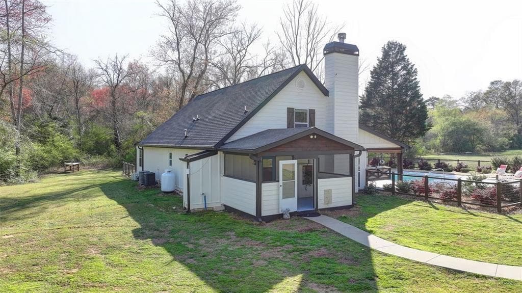 4 bedroom, 3 bathroom, 2,350 sq ft single family residence sold at 515 CHARLIE COOPER Road, Braselton, GA 30517
