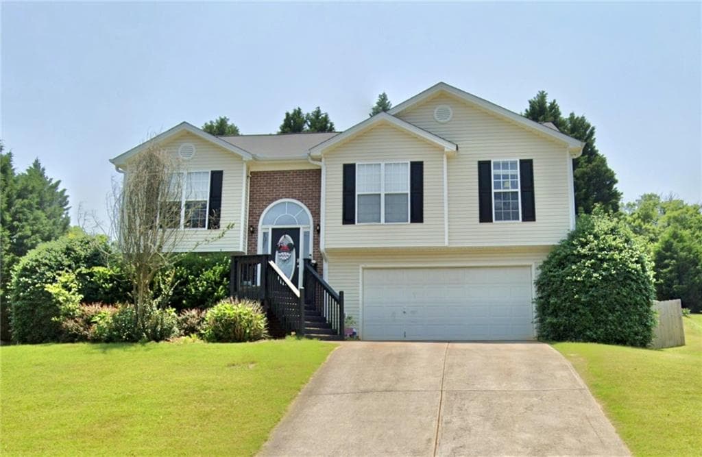 3 bedroom, 3 bathroom single family residence sold at 285 Natchez Circle, Winder, GA 30680