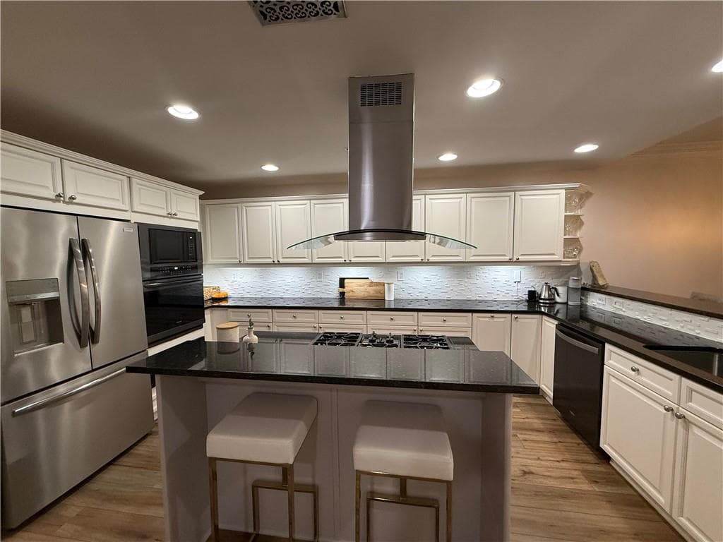 2 bedroom, 2 bathroom condominium sold at 4130 Overland Drive, Roswell, GA 30075
