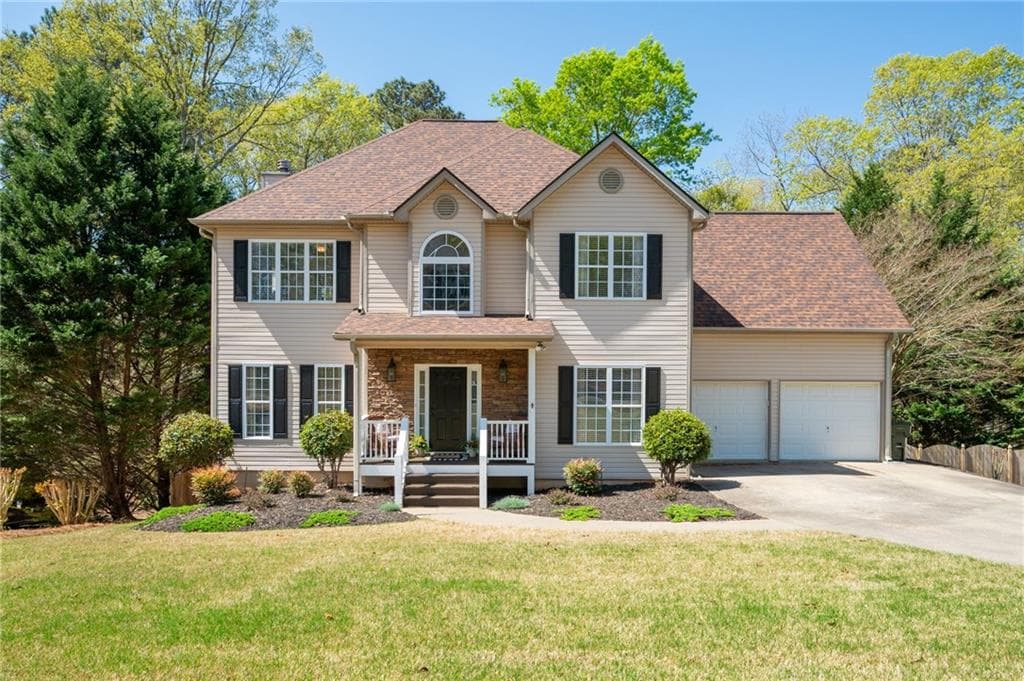 6 bedroom, 4 bathroom single family residence sold at 1130 Fieldstone Drive, Canton, GA 30114