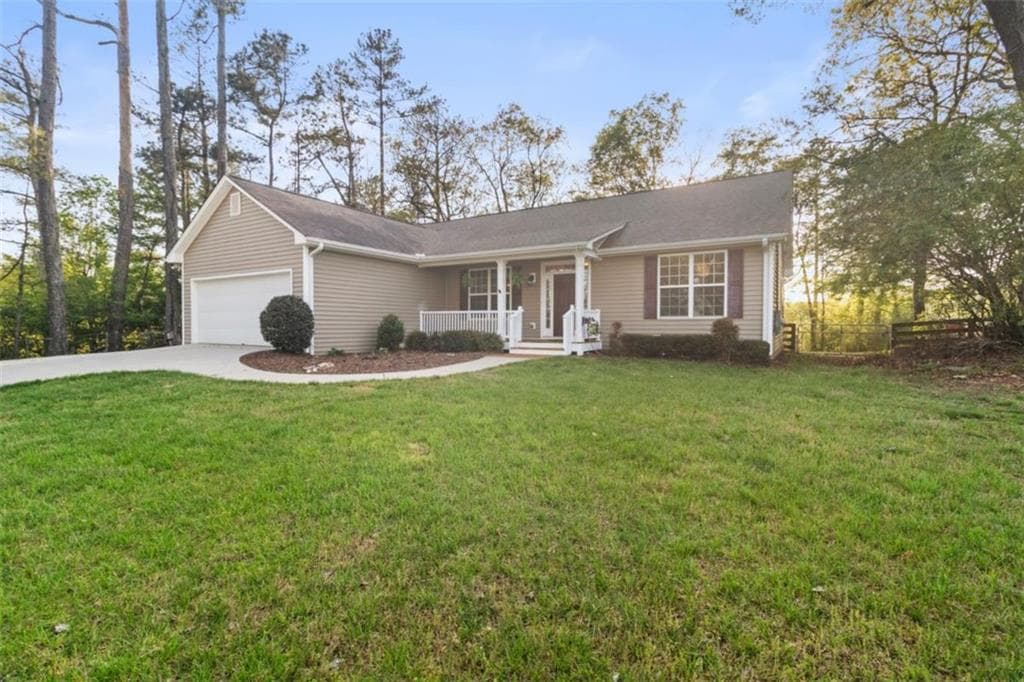 3 bedroom, 2 bathroom single family residence sold at 5207 Green Circle, Clermont, GA 30527