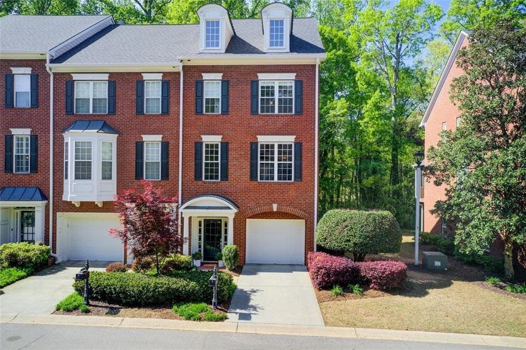 2 bedroom, 3 bathroom townhouse sold at 1409 Waters Edge Trail, Roswell, GA 30075