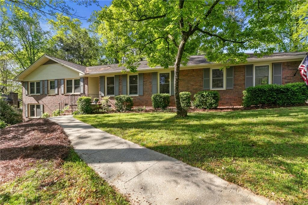 5 bedroom, 3 bathroom single family residence sold at 3982 Battleford Court, Atlanta, GA 30341
