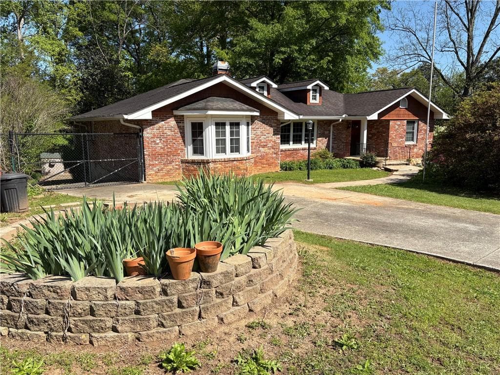 4 bedroom, 4 bathroom single family residence sold at 1277 Carolyn Drive, Atlanta, GA 30329