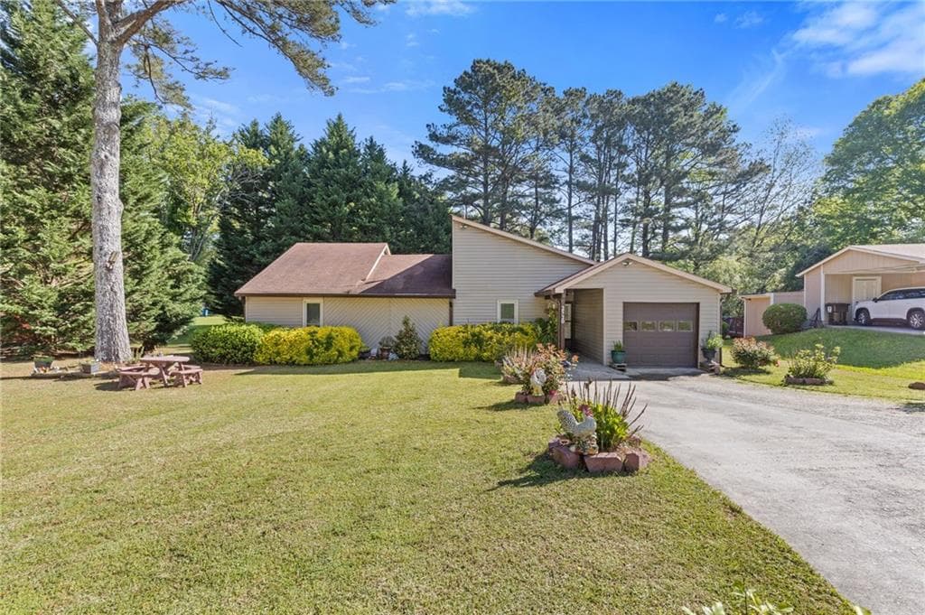 3 bedroom, 2 bathroom single family residence sold at 2520 Hartford Drive, Ellenwood, GA 30294