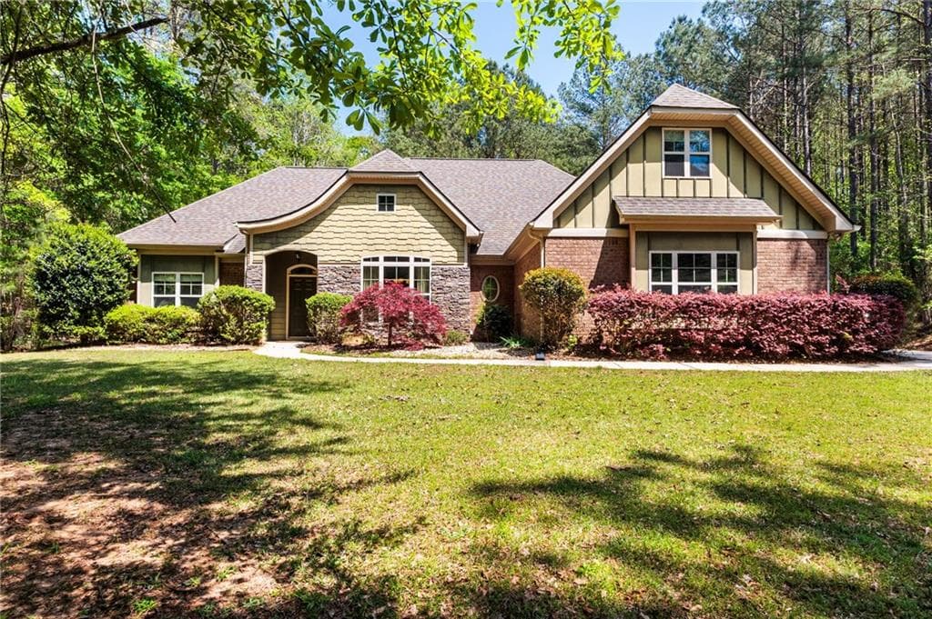 4 bedroom, 3 bathroom single family residence sold at 184 Harris Estates Drive, Newnan, GA 30263