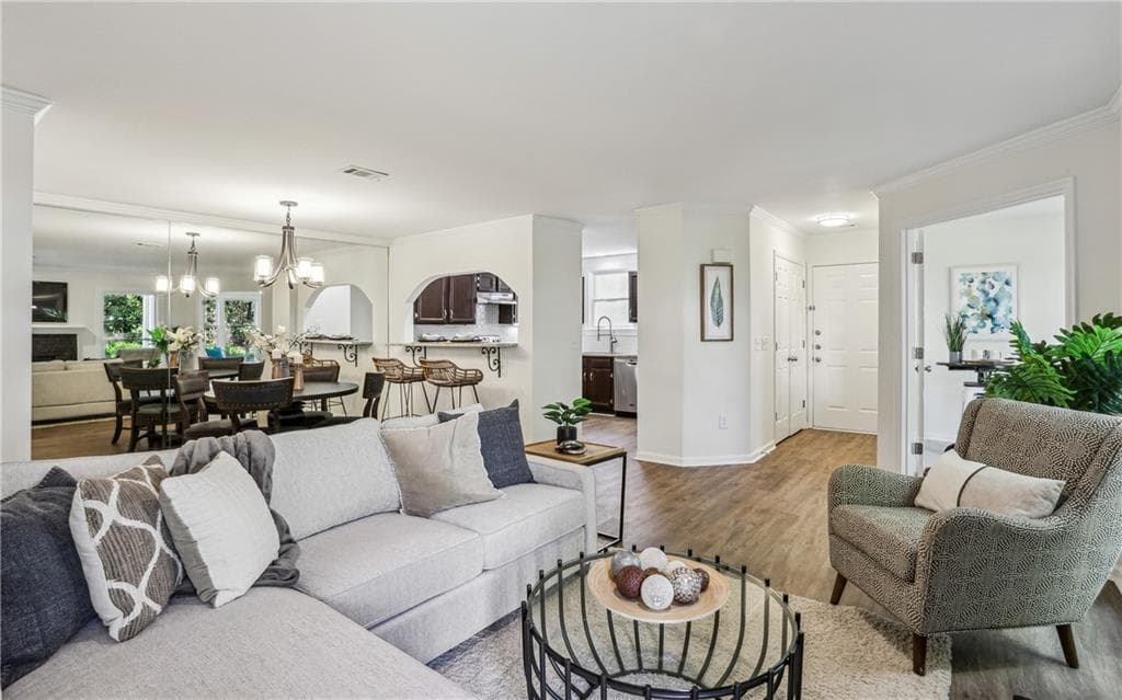 908 Hollyfax Circle, Sandy Springs, GA 30328 — most recent listing photo
