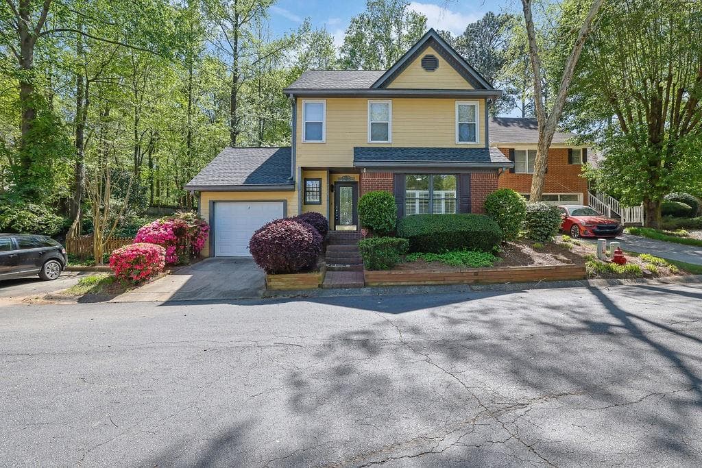 3 bedroom, 3 bathroom, 1,680 sq ft single family residence sold at 2008 Falcon Glen Court, Alpharetta, GA 30022