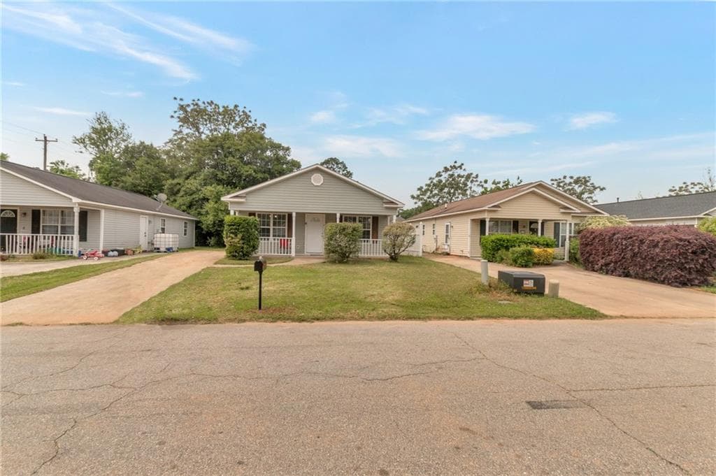 3 bedroom, 2 bathroom single family residence sold at 131 Orchard Pass, Warner Robins, GA 31088