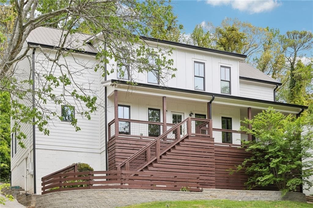 5 bedroom, 3 bathroom, 3,000 sq ft single family residence sold at 1998 Shalimar Drive, Atlanta, GA 30345