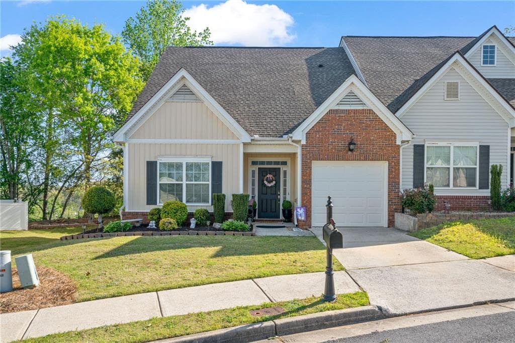 3 bedroom, 3 bathroom townhouse sold at 146 Riley Circle, Dawsonville, GA 30534