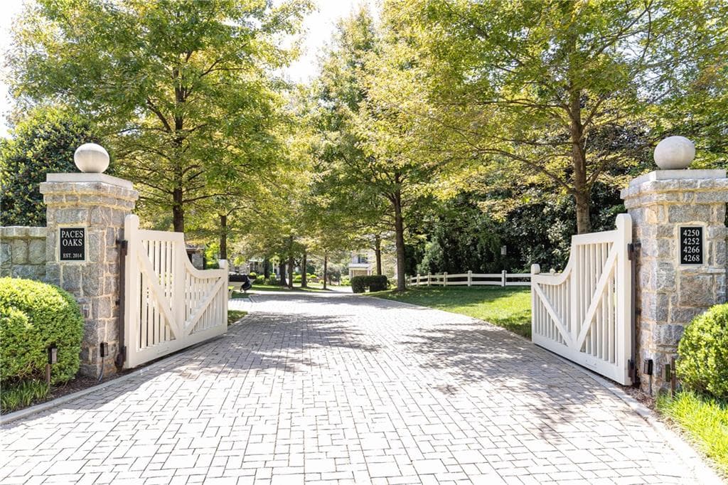 3 bedroom, 7 bathroom single family residence sold at 4266 Paces Ferry Road, Atlanta, GA 30339