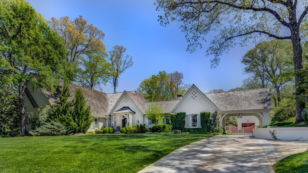 4 bedroom, 7 bathroom single family residence sold at 3489 Knollwood Drive, Atlanta, GA 30305