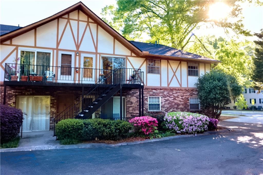 2 bedroom, 2 bathroom, 936 sq ft condominium sold at 1181 Church Street D, Decatur, GA 30030