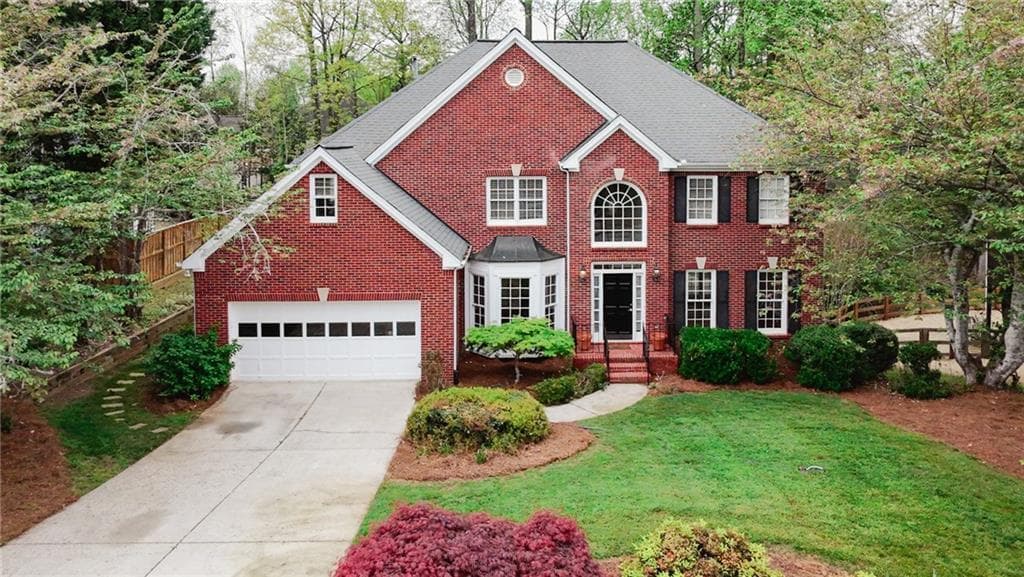6 bedroom, 4 bathroom, 3,491 sq ft single family residence sold at 11895 Leeward Walk Circle, Alpharetta, GA 30005