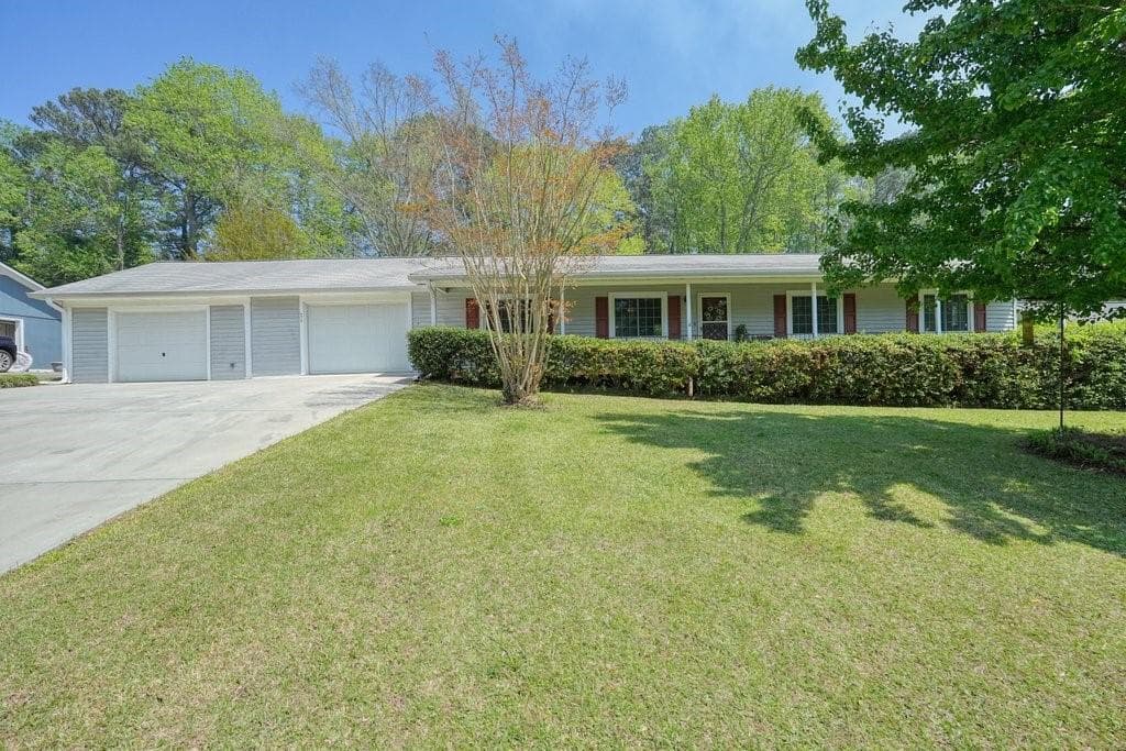 3 bedroom, 2 bathroom single family residence sold at 6610 Dearborn Drive, Acworth, GA 30102