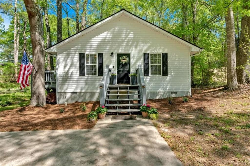 3 bedroom, 2 bathroom single family residence sold at 113 Fowler Drive, Bowdon, GA 30108