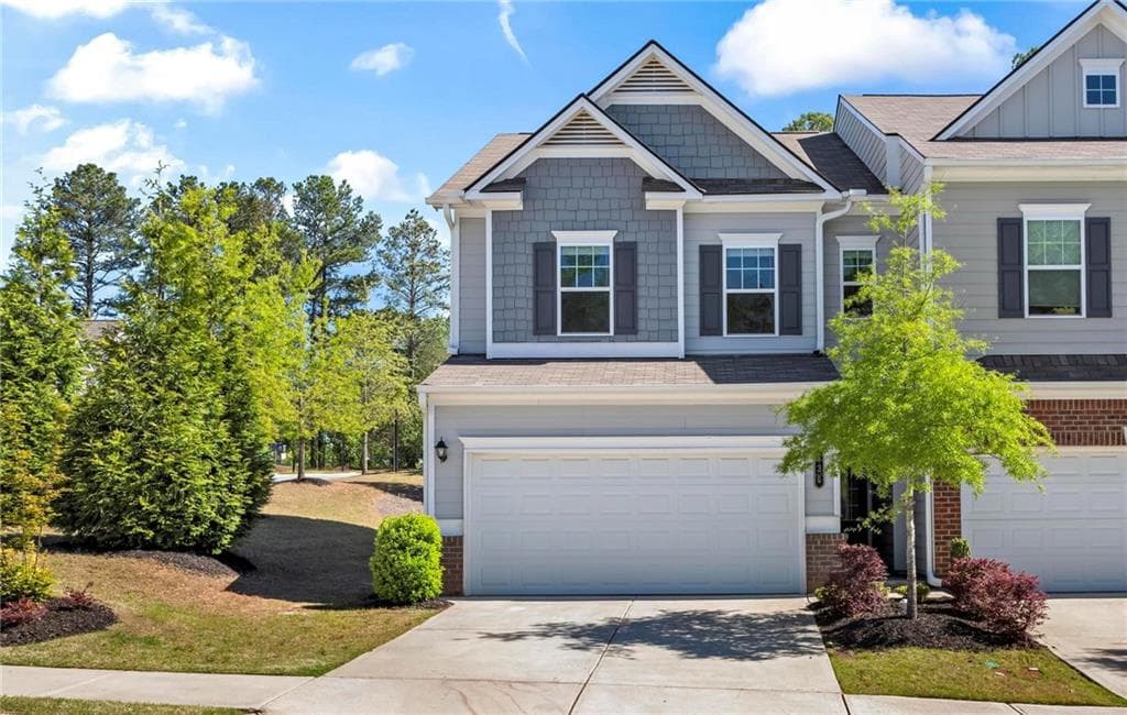 3 bedroom, 3 bathroom townhouse sold at 136 Grant Drive, Canton, GA 30114