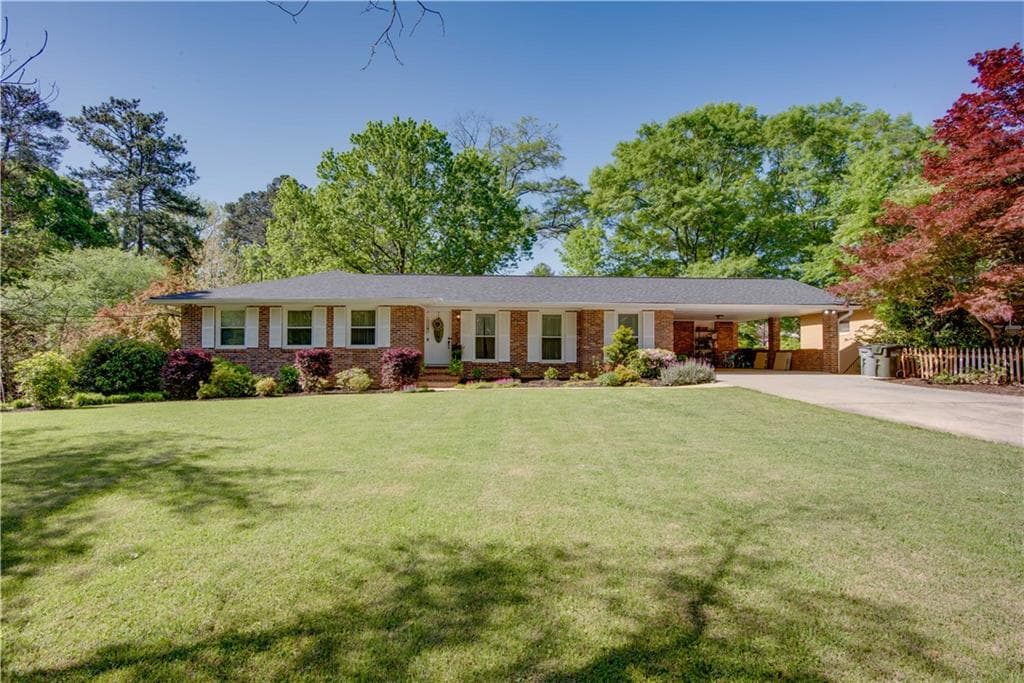 5 bedroom, 3 bathroom single family residence sold at 3397 Old Jonesboro Road, Hapeville, GA 30354