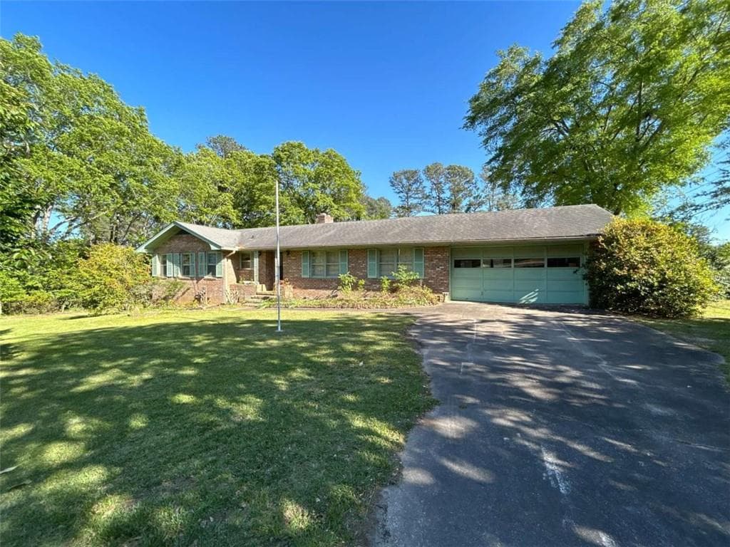 5 bedroom, 4 bathroom single family residence sold at 294 Matthews Street, Winder, GA 30680