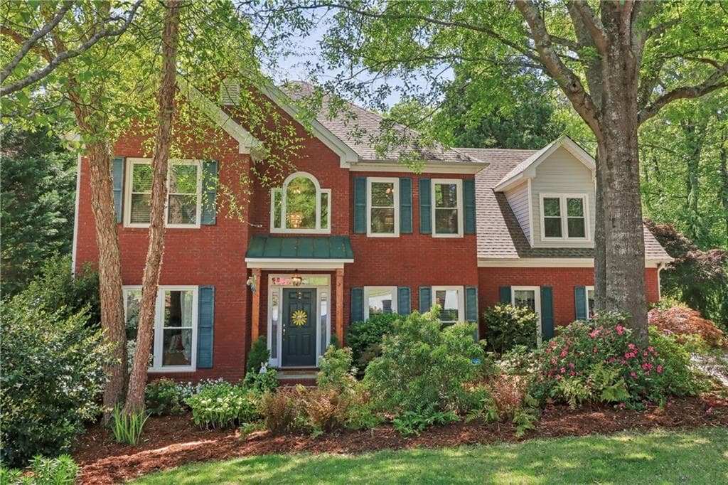 5 bedroom, 4 bathroom single family residence sold at 959 Cedar Falls Court, Lilburn, GA 30047