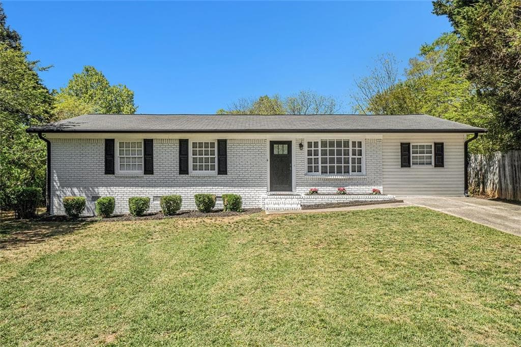 3 bedroom, 2 bathroom, 1,350 sq ft single family residence sold at 2804 CAROLYN Drive, Smyrna, GA 30080