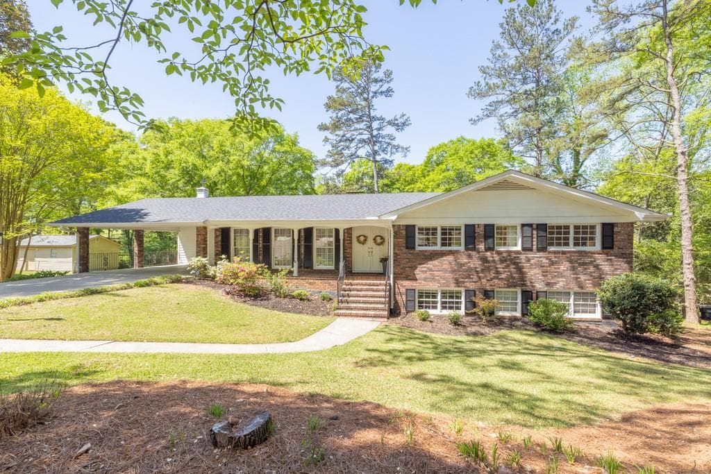 3 bedroom, 2 bathroom single family residence sold at 694 Meadowbrook Drive, Winder, GA 30680