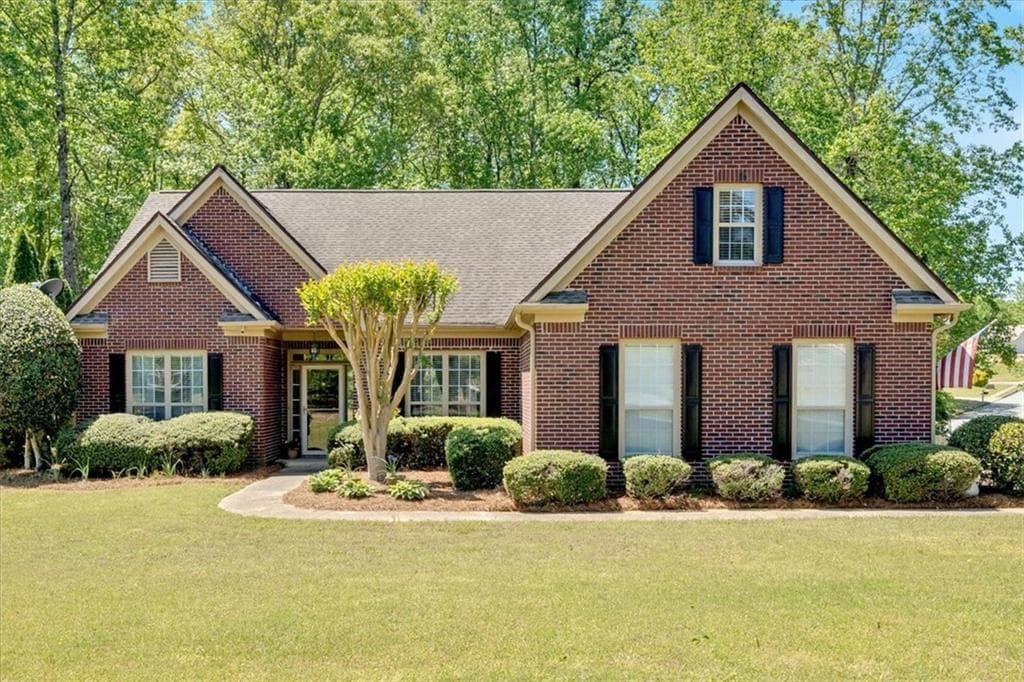 3 bedroom, 2 bathroom single family residence sold at 4309 Milford Place, Hoschton, GA 30548