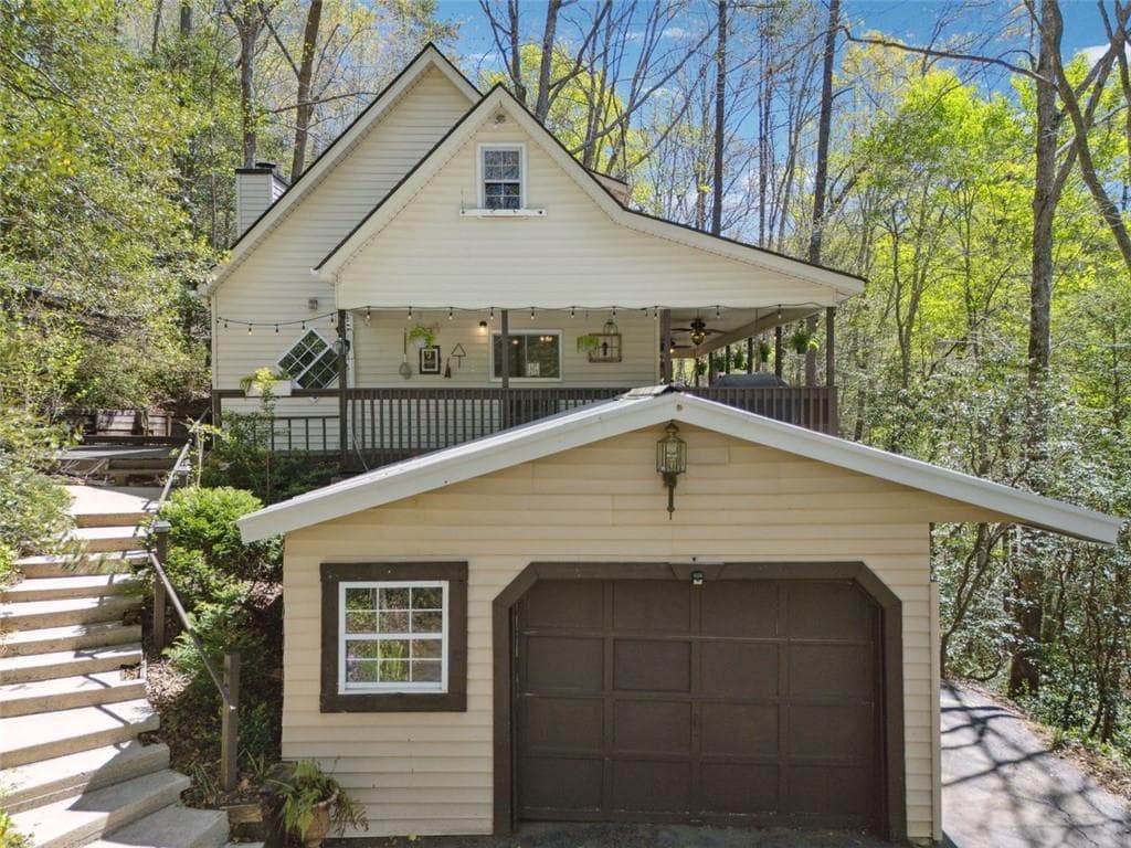 3 bedroom, 2 bathroom single family residence sold at 95 Holly Lane, Dahlonega, GA 30533