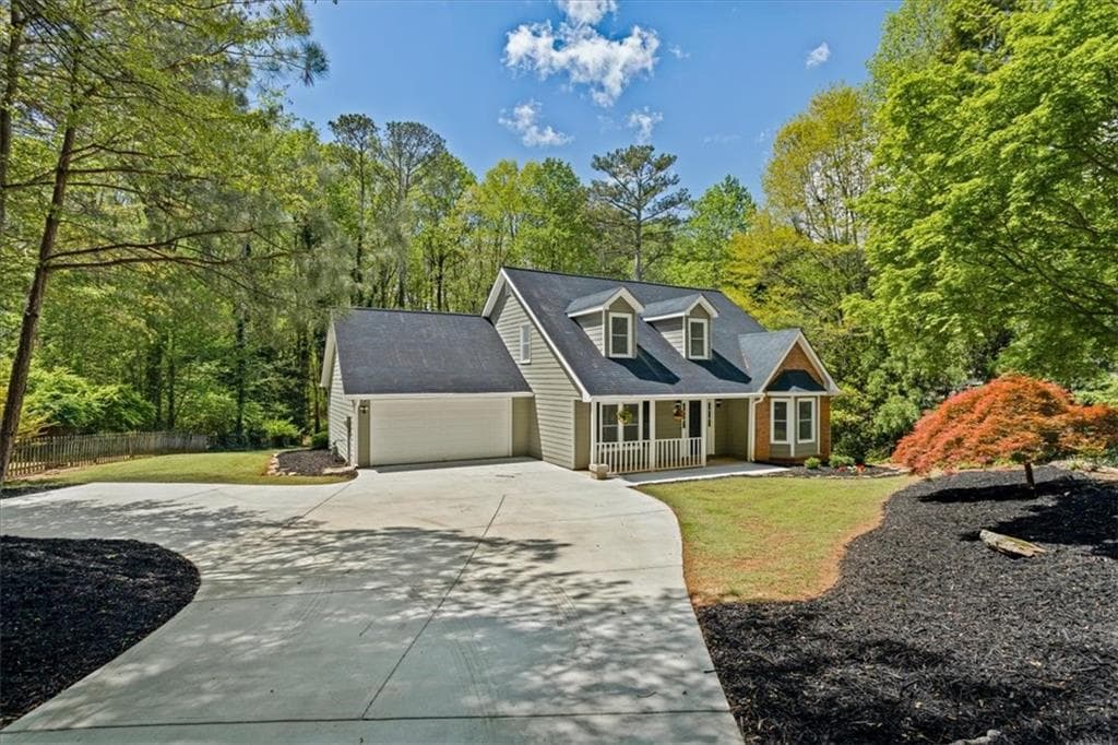 3 bedroom, 3 bathroom single family residence sold at 3590 Chastain Court, Alpharetta, GA 30004
