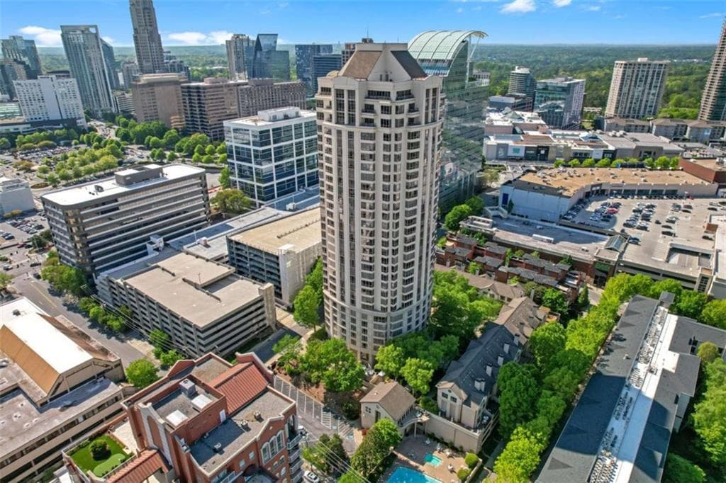 2 bedroom, 2 bathroom, 1,473 sq ft condominium sold at 3475 Oak Valley Road 660, Atlanta, GA 30326