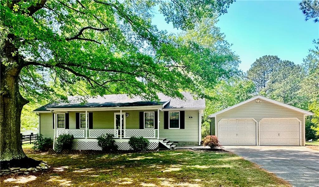 3 bedroom, 2 bathroom single family residence sold at 1836 RAINBOW Lane, Powder Springs, GA 30127