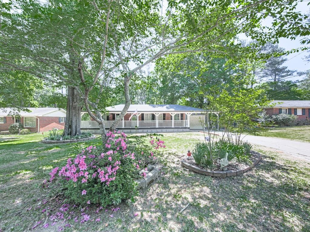 3 bedroom, 1 bathroom single family residence sold at 19 Meadow Lane, Rome, GA 30165
