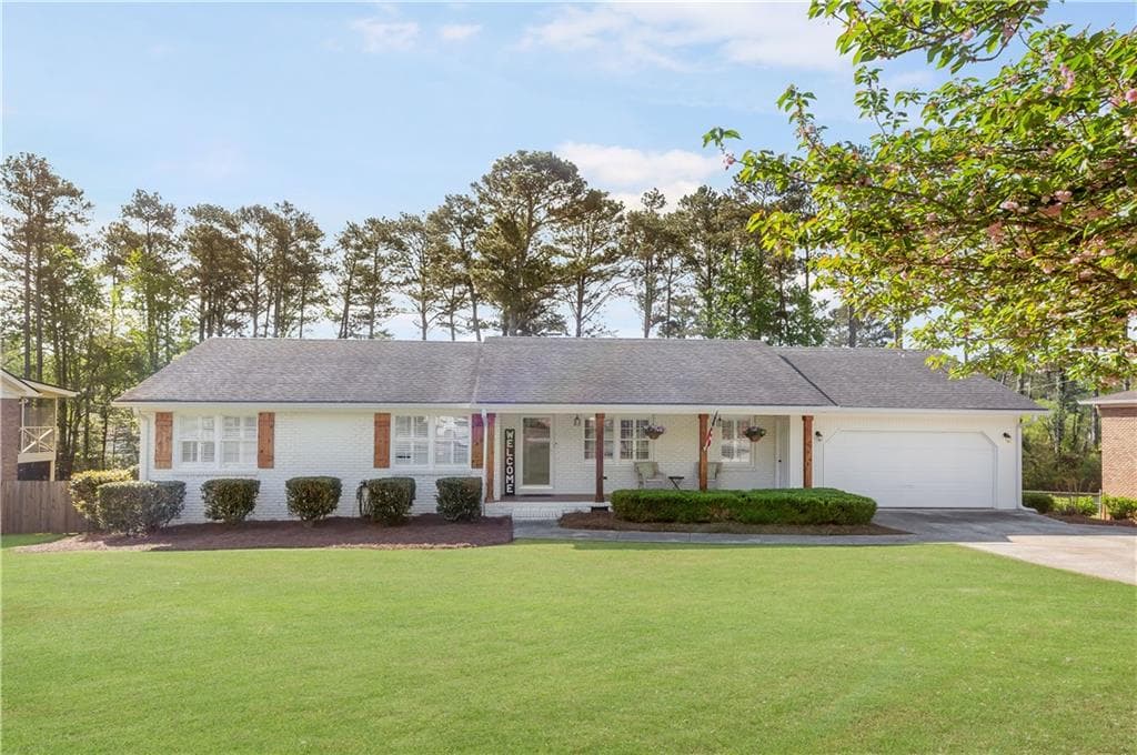 3 bedroom, 3 bathroom single family residence sold at 1834 Kimberly Drive, Marietta, GA 30008