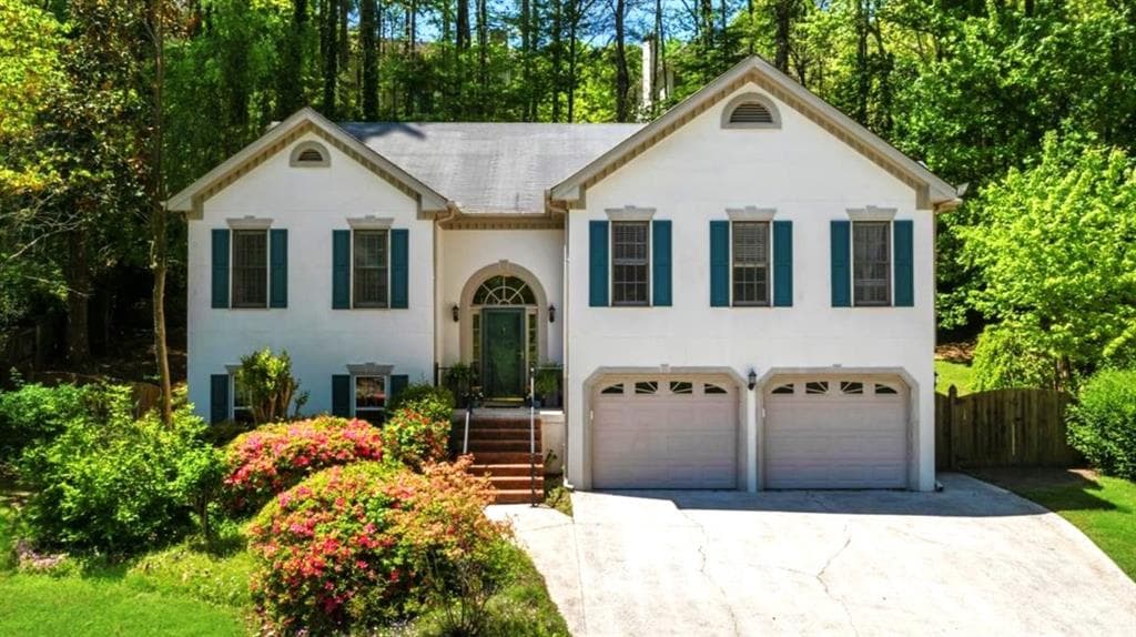 5 bedroom, 3 bathroom single family residence sold at 815 Connell Lane, Lawrenceville, GA 30044