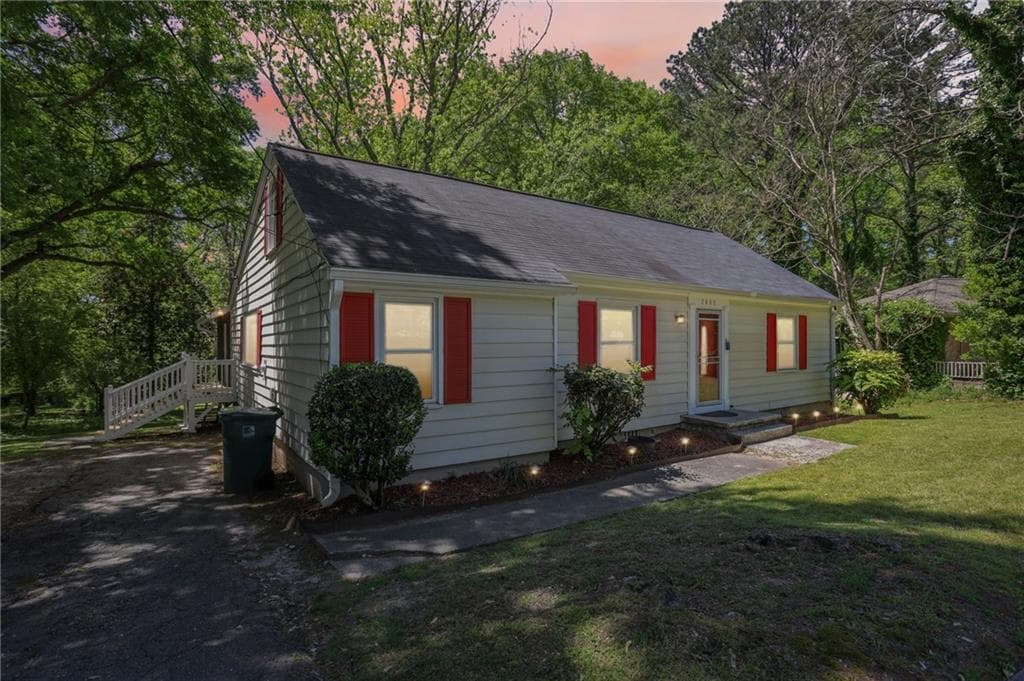 3 bedroom, 2 bathroom single family residence sold at 2488 Glendale Circle, Smyrna, GA 30080