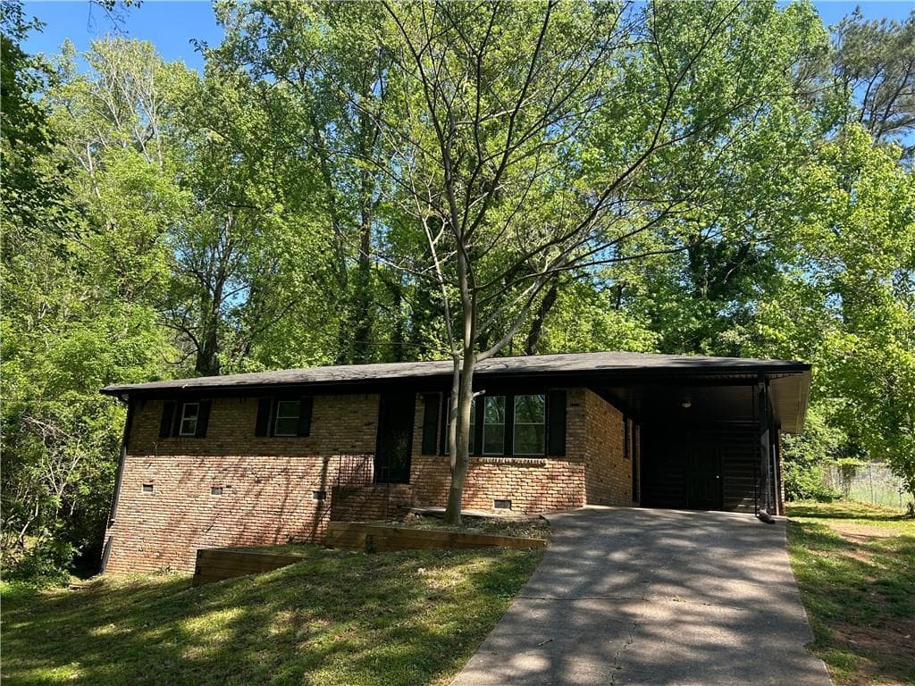 3 bedroom, 2 bathroom single family residence sold at 624 Moselle Drive, Mableton, GA 30126