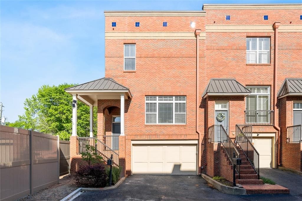 3 bedroom, 4 bathroom townhouse sold at 64 Emerson Hill Square, Marietta, GA 30060