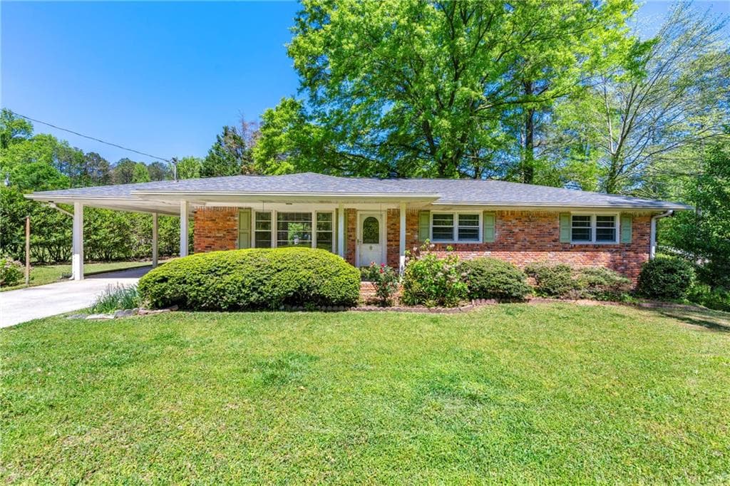 3 bedroom, 2 bathroom single family residence sold at 2262 Hurt Road, Marietta, GA 30008