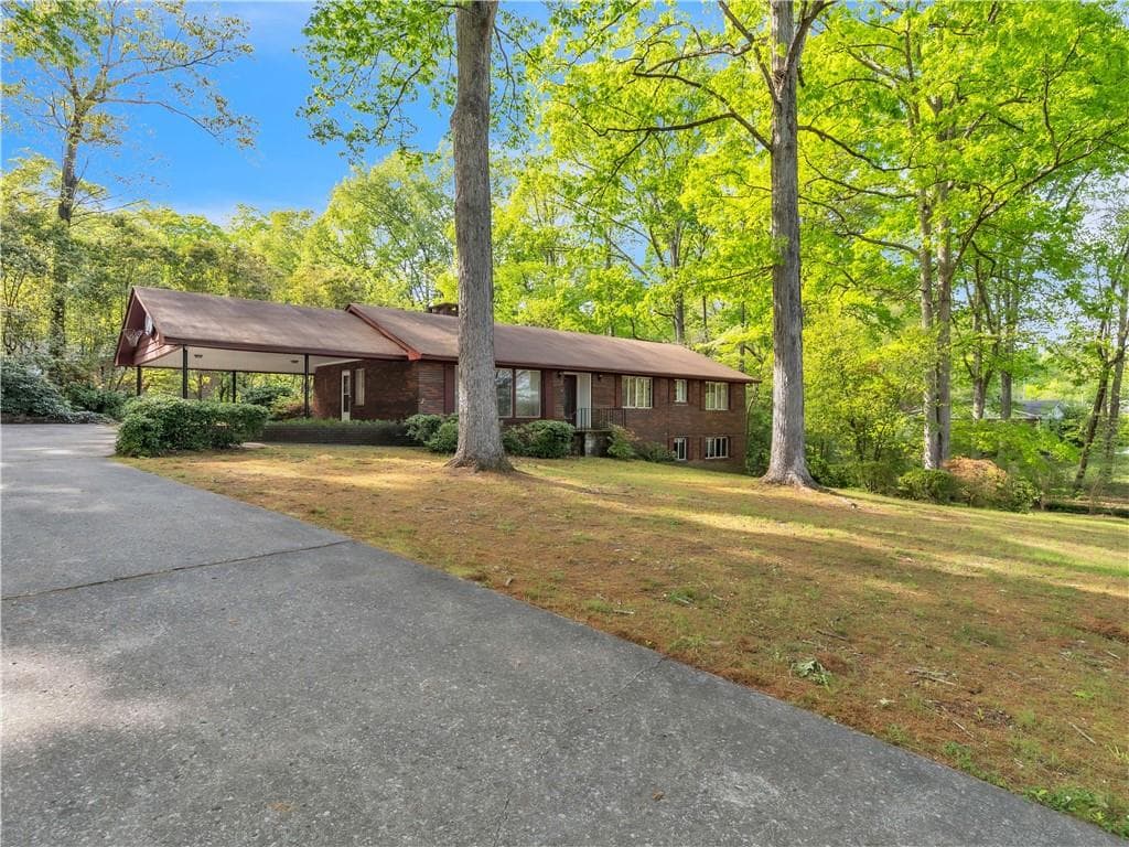 218 Woodland Drive, Calhoun, GA 30701 — most recent listing photo