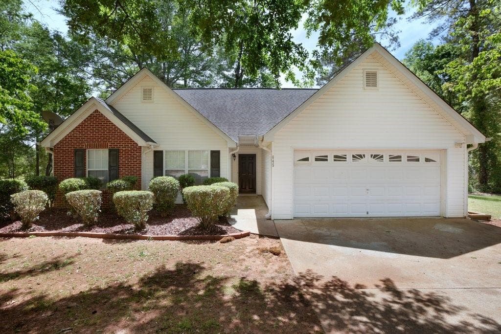 3 bedroom, 2 bathroom single family residence sold at 645 Applewood Drive, Monroe, GA 30656