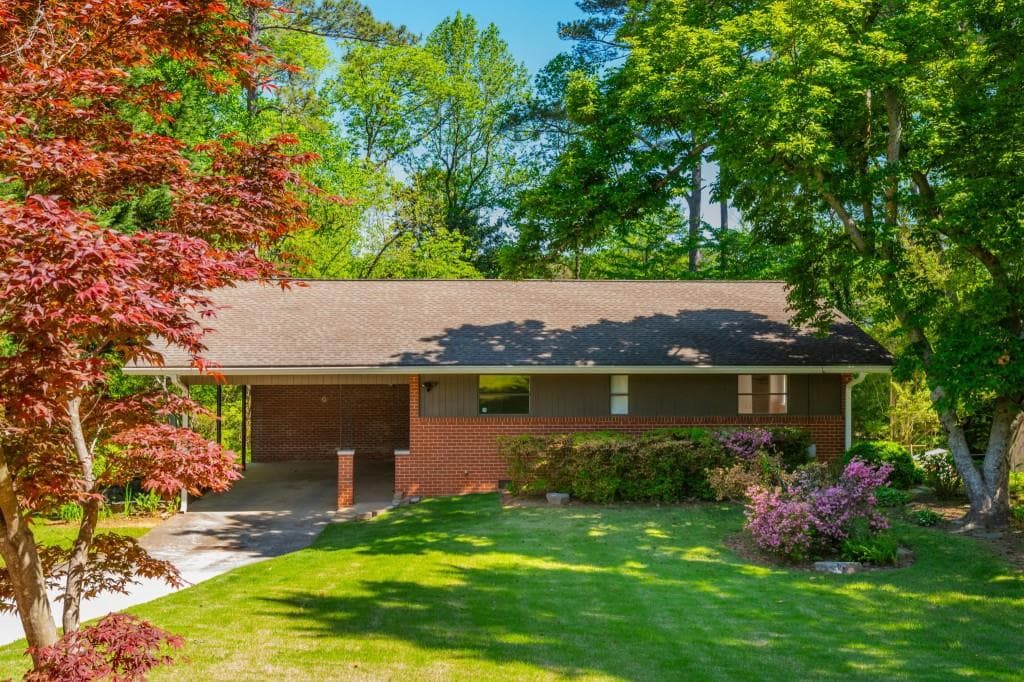 3 bedroom, 2 bathroom, 1,932 sq ft single family residence sold at 1418 Christmas Lane, Atlanta, GA 30329