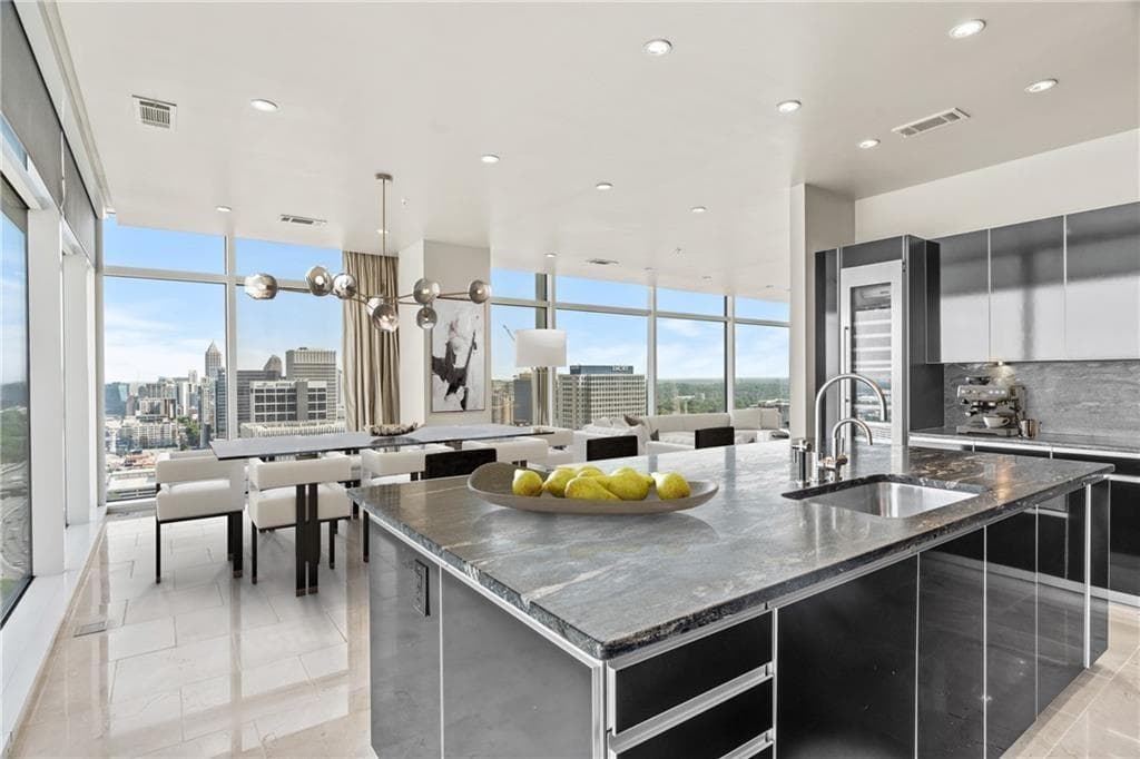 1 bedroom, 2 bathroom, 1,823 sq ft condominium sold at 45 Ivan Allen Jr Boulevard 2602, Atlanta, GA 30308