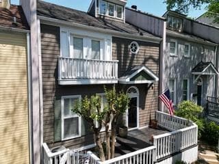 2 bedroom, 3 bathroom townhouse sold at 957 Piedmont Avenue A, Atlanta, GA 30309