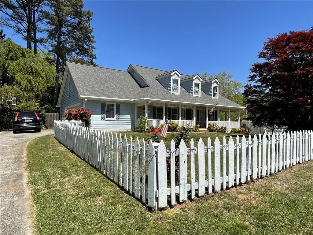 3 bedroom, 3 bathroom single family residence sold at 5167 Manitu Court, Lilburn, GA 30047