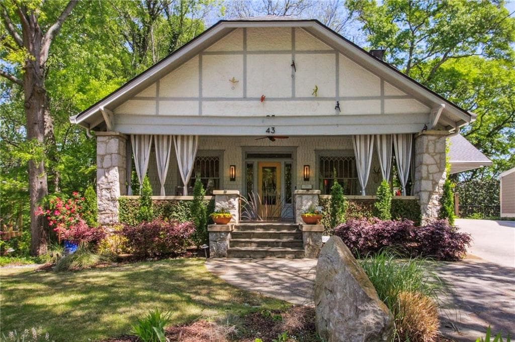 3 bedroom, 3 bathroom single family residence sold at 43 Avery Drive, Atlanta, GA 30309