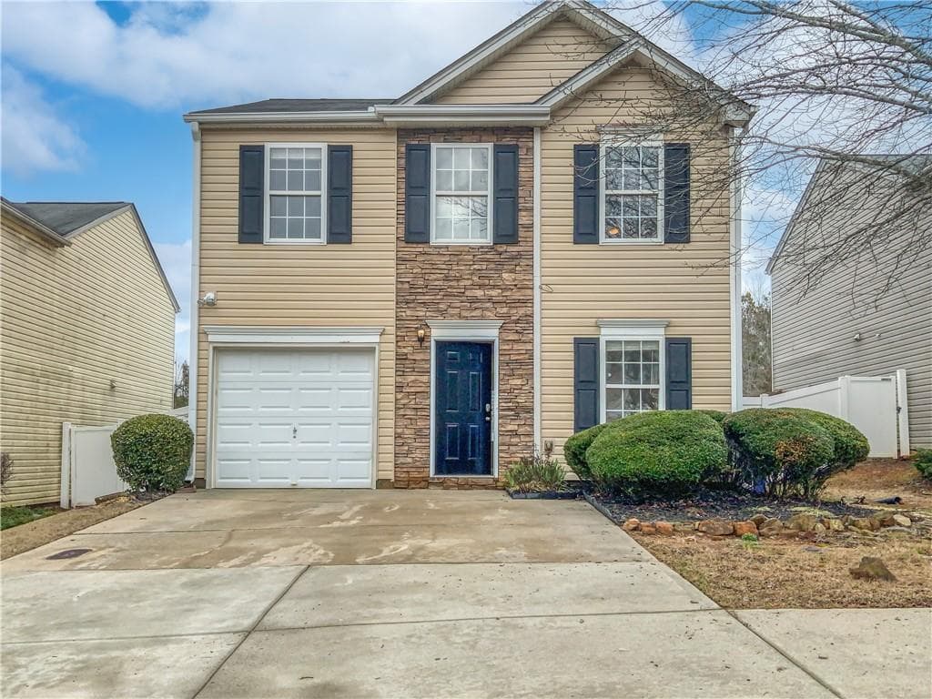 3 bedroom, 3 bathroom single family residence sold at 212 Silver Ridge Drive, Dallas, GA 30157