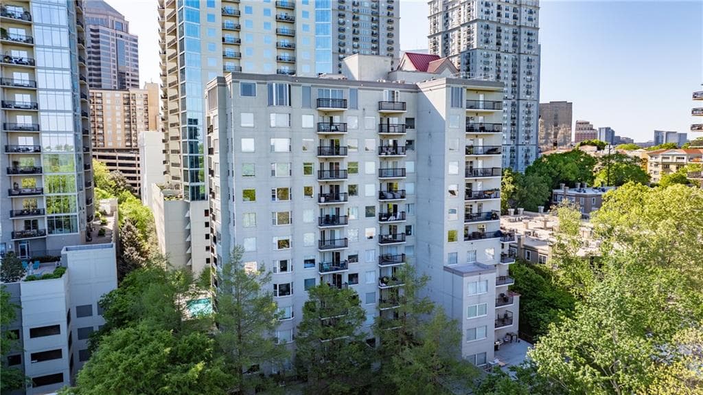 1 bedroom, 1 bathroom condominium sold at 275 13th Street 903, Atlanta, GA 30309
