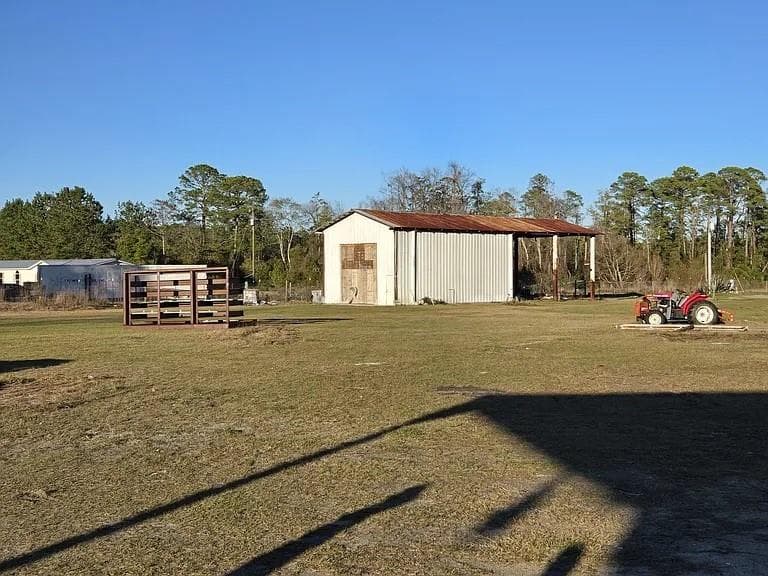 2 bedroom, 1 bathroom, 11,000 sq ft single family residence for sale at 2636 Beechwood Drive, Jesup, GA 31545 — photo 6